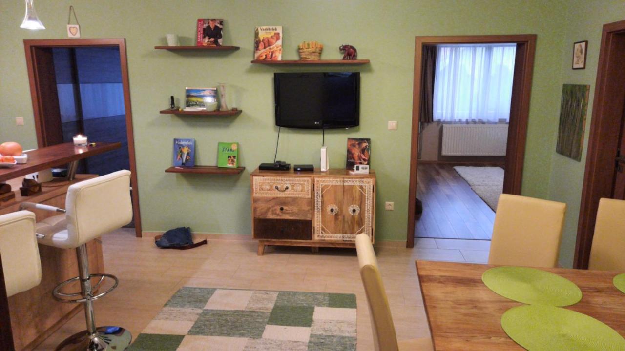 Aranypatak Apartmanhaz 솜버트헤이 외부 사진