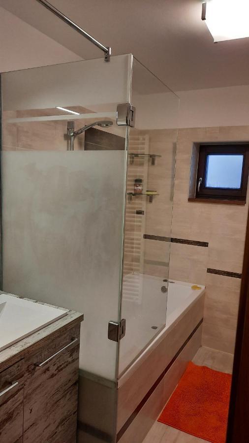 Aranypatak Apartmanhaz 솜버트헤이 외부 사진
